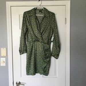 Simon’s Icone Vision Floral Wrap Dress Size Medium - New with Tags